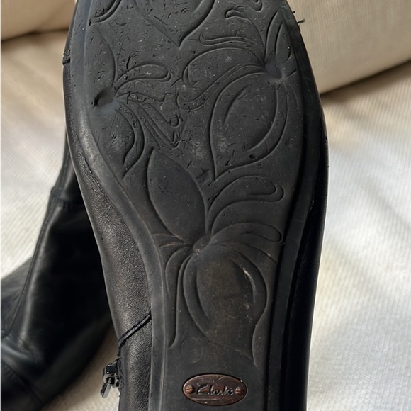 CLARKS Aircushion Boots - Womens Size 9.5 - Picture 4 of 5